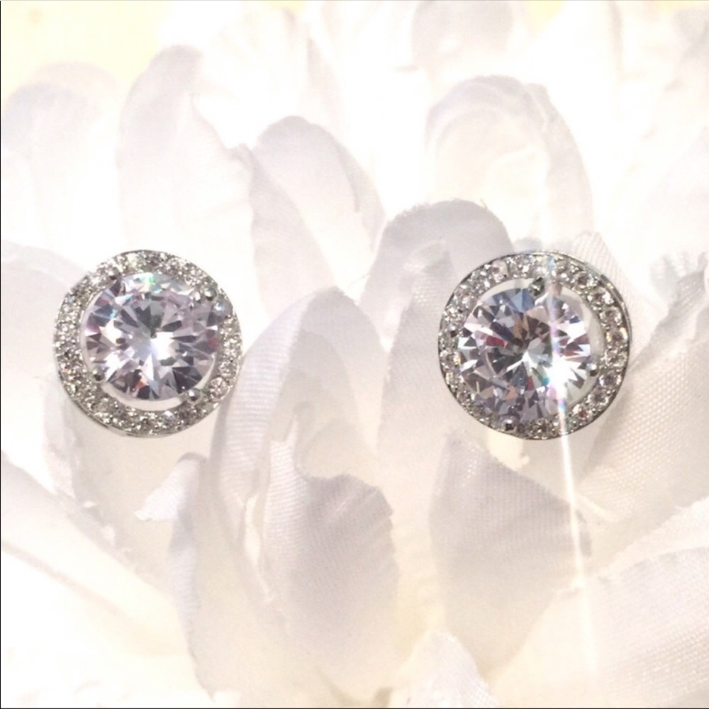NWOT Halo Earrings